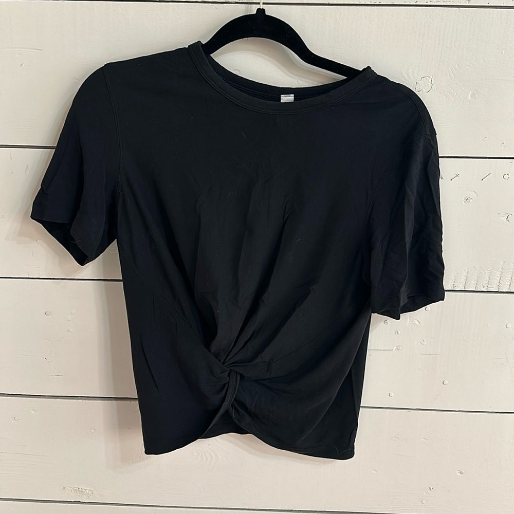 Lululemon twist front top